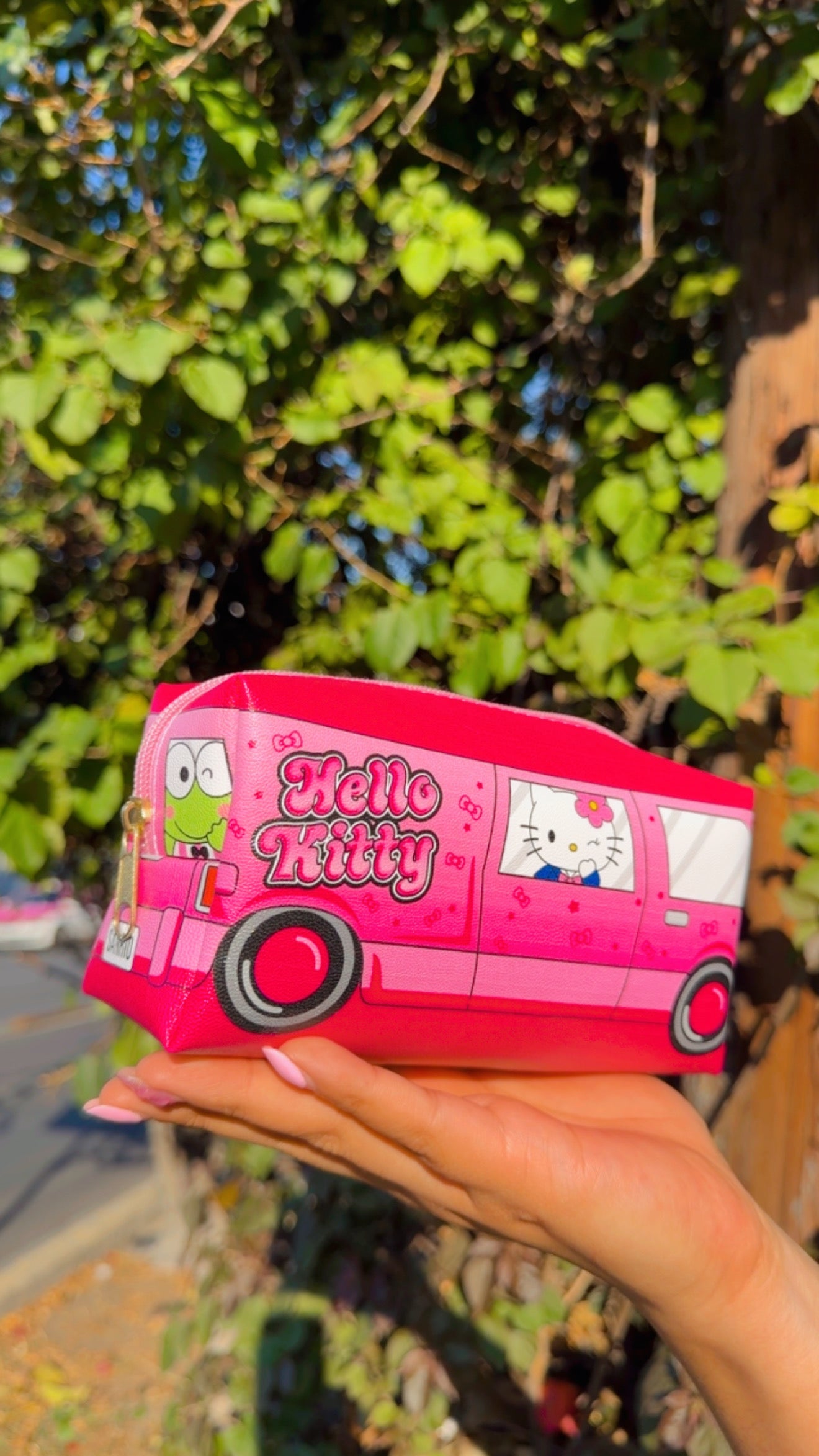 LIENZOS SANRIO BUS